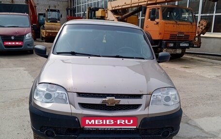 Chevrolet Niva I рестайлинг, 2018 год, 740 000 рублей, 2 фотография