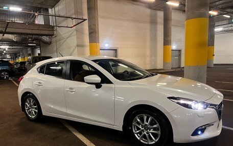 Mazda 3, 2017 год, 1 800 000 рублей, 2 фотография