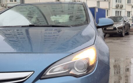 Opel Astra J, 2014 год, 1 050 000 рублей, 2 фотография