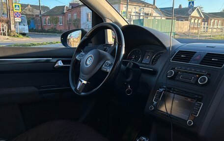 Volkswagen Touran III, 2011 год, 760 000 рублей, 9 фотография