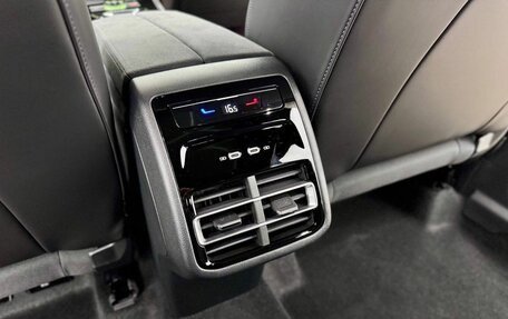 Volkswagen Tiguan, 2024 год, 5 750 000 рублей, 26 фотография