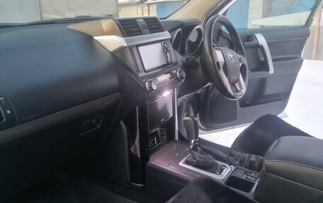 Toyota Land Cruiser Prado 150 рестайлинг 2, 2015 год, 3 700 000 рублей, 9 фотография