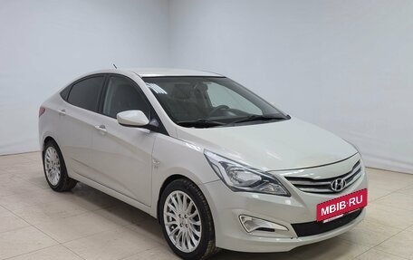 Hyundai Solaris II рестайлинг, 2015 год, 770 000 рублей, 3 фотография