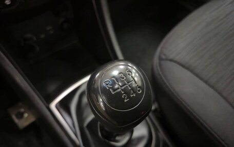 Hyundai Solaris II рестайлинг, 2015 год, 770 000 рублей, 20 фотография