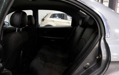 Hyundai Sonata IV рестайлинг, 2004 год, 210 000 рублей, 13 фотография