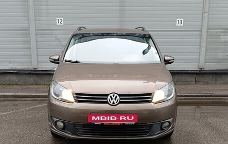 Volkswagen Touran III, 2013 год, 949 000 рублей, 2 фотография