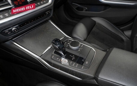 BMW 3 серия, 2019 год, 3 280 000 рублей, 14 фотография