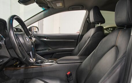 Toyota Camry, 2019 год, 3 107 500 рублей, 32 фотография