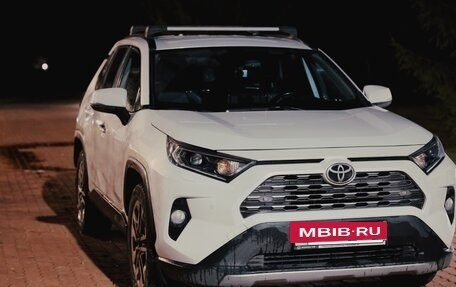 Toyota RAV4, 2021 год, 3 300 000 рублей, 7 фотография