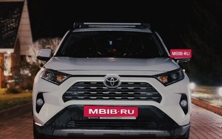 Toyota RAV4, 2021 год, 3 300 000 рублей, 8 фотография