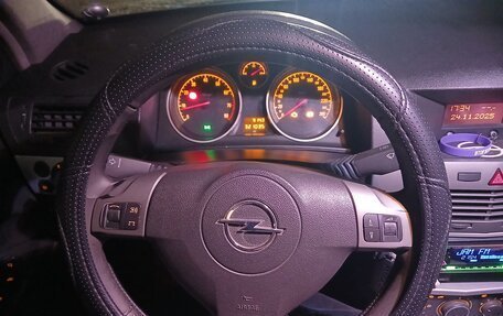 Opel Astra H, 2005 год, 300 000 рублей, 23 фотография