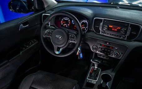 KIA Sportage IV рестайлинг, 2018 год, 2 185 000 рублей, 32 фотография