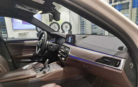 BMW 5 серия, 2019 год, 4 300 000 рублей, 15 фотография
