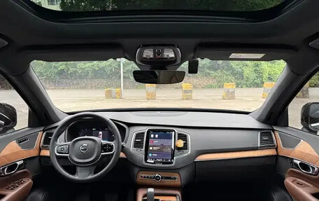 Volvo XC90 II рестайлинг, 2025 год, 9 352 000 рублей, 8 фотография