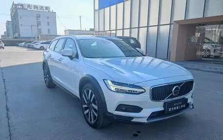 Volvo V90 Cross Country I рестайлинг, 2025 год, 7 900 000 рублей, 3 фотография