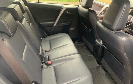 Toyota RAV4, 2015 год, 2 090 000 рублей, 13 фотография