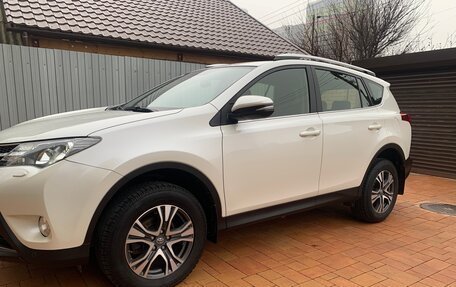 Toyota RAV4, 2015 год, 2 090 000 рублей, 3 фотография