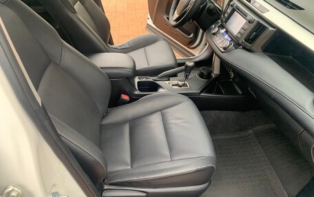 Toyota RAV4, 2015 год, 2 090 000 рублей, 12 фотография