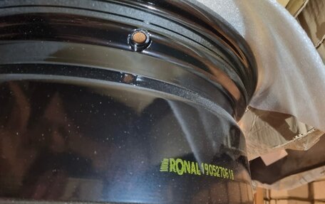 Toyota Land Cruiser 200, 2015 год, 5 570 000 рублей, 2 фотография