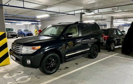 Toyota Land Cruiser 200, 2015 год, 5 570 000 рублей, 21 фотография