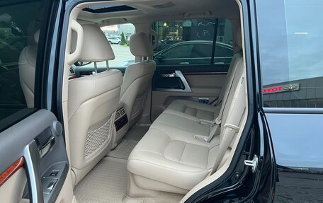 Toyota Land Cruiser 200, 2015 год, 5 570 000 рублей, 17 фотография