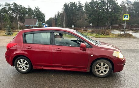 Nissan Tiida, 2010 год, 550 000 рублей, 2 фотография