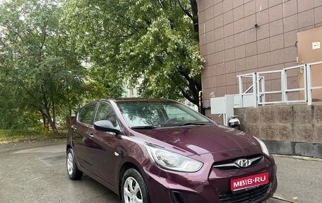Hyundai Solaris II рестайлинг, 2013 год, 740 000 рублей, 1 фотография