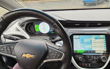 Chevrolet Bolt, 2017 год, 2 200 000 рублей, 30 фотография