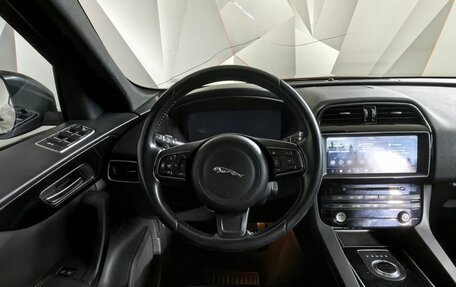 Jaguar F-Pace, 2016 год, 2 055 000 рублей, 20 фотография