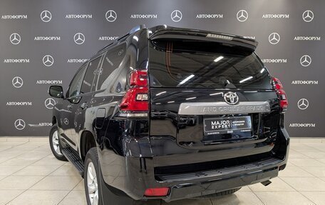 Toyota Land Cruiser Prado 150 рестайлинг 2, 2021 год, 5 920 000 рублей, 7 фотография