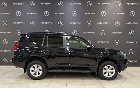 Toyota Land Cruiser Prado 150 рестайлинг 2, 2021 год, 5 920 000 рублей, 4 фотография