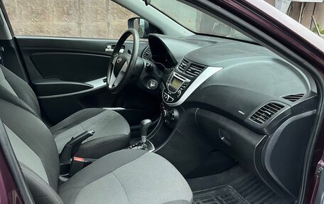 Hyundai Solaris II рестайлинг, 2013 год, 740 000 рублей, 13 фотография