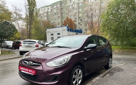 Hyundai Solaris II рестайлинг, 2013 год, 740 000 рублей, 11 фотография