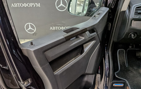 Volkswagen Caravelle T6 рестайлинг, 2018 год, 3 655 000 рублей, 19 фотография