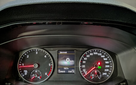 Volkswagen Caravelle T6 рестайлинг, 2018 год, 3 655 000 рублей, 16 фотография