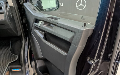 Volkswagen Caravelle T6 рестайлинг, 2018 год, 3 655 000 рублей, 22 фотография