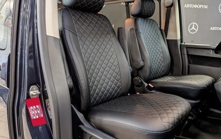 Volkswagen Caravelle T6 рестайлинг, 2018 год, 3 655 000 рублей, 18 фотография