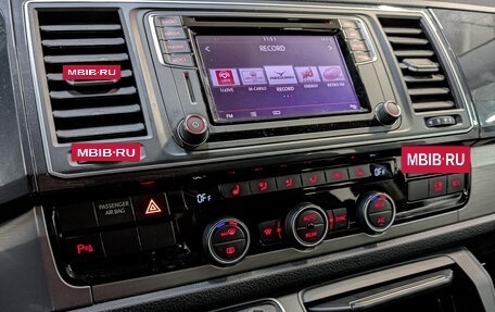 Volkswagen Caravelle T6 рестайлинг, 2018 год, 3 655 000 рублей, 23 фотография