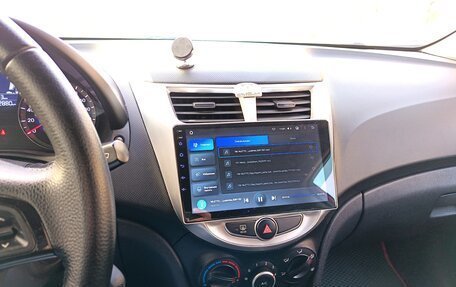 Hyundai Solaris II рестайлинг, 2013 год, 770 000 рублей, 6 фотография