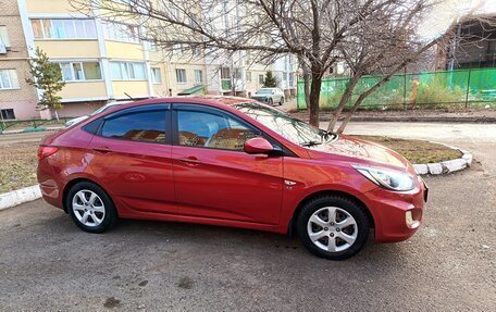 Hyundai Solaris II рестайлинг, 2013 год, 770 000 рублей, 2 фотография