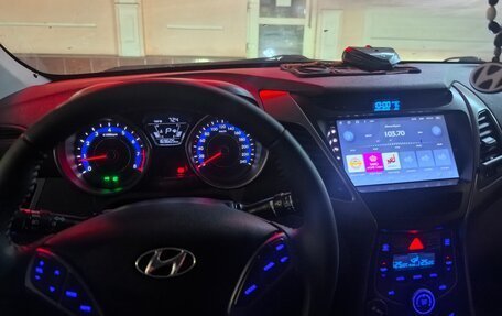 Hyundai Elantra V, 2015 год, 1 300 000 рублей, 2 фотография