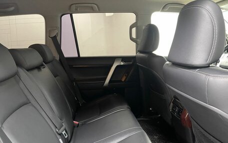 Toyota Land Cruiser Prado 150 рестайлинг 2, 2017 год, 4 075 000 рублей, 13 фотография