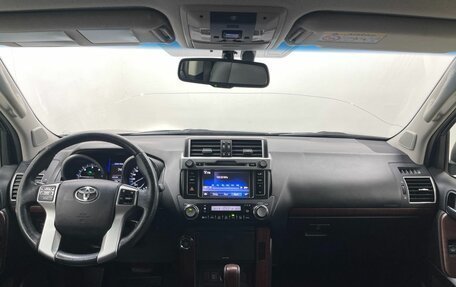 Toyota Land Cruiser Prado 150 рестайлинг 2, 2017 год, 4 075 000 рублей, 21 фотография