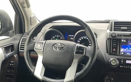 Toyota Land Cruiser Prado 150 рестайлинг 2, 2017 год, 4 075 000 рублей, 22 фотография