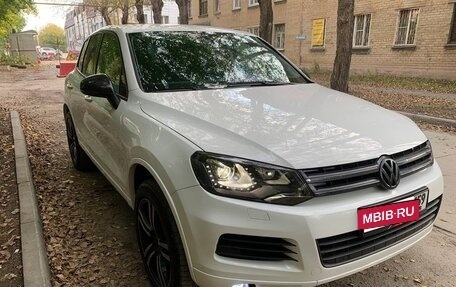Volkswagen Touareg III, 2012 год, 2 000 000 рублей, 2 фотография
