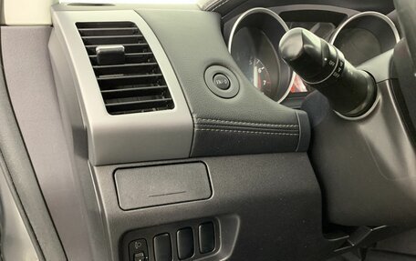 Mitsubishi Outlander III рестайлинг 3, 2010 год, 929 000 рублей, 9 фотография