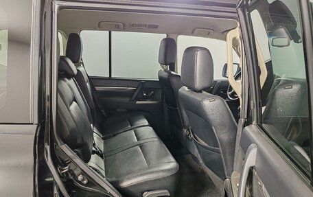 Mitsubishi Pajero IV, 2013 год, 2 099 000 рублей, 19 фотография