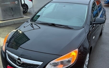 Opel Astra J, 2012 год, 820 000 рублей, 1 фотография