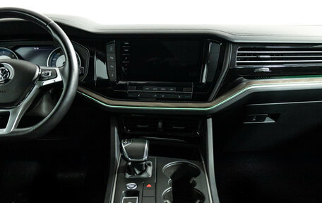 Volkswagen Touareg III, 2018 год, 4 689 000 рублей, 14 фотография