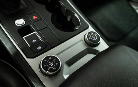 Volkswagen Touareg III, 2018 год, 4 689 000 рублей, 27 фотография